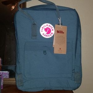 Fjallraven Kanken Backpack forest green